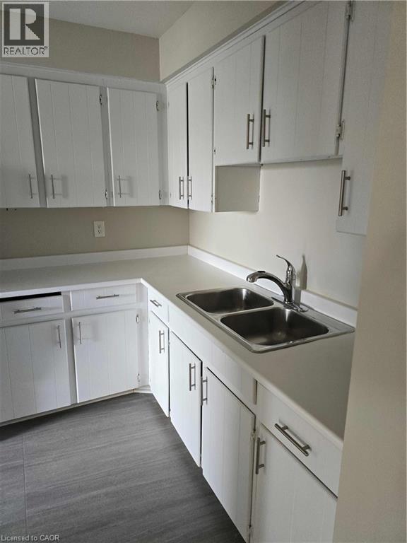 5291 Lakeshore Road Unit# 101, Burlington, Ontario  L7L 1C7 - Photo 3 - 40761470