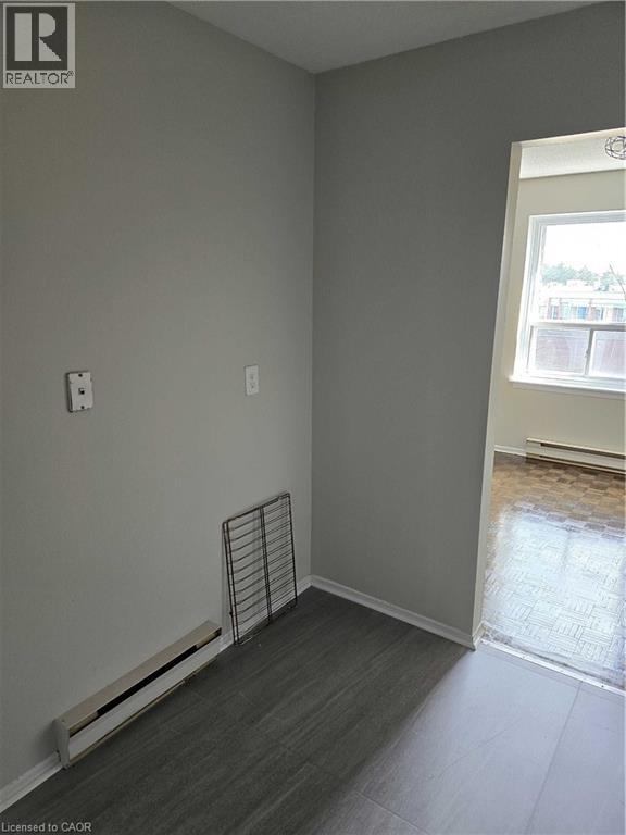 5291 Lakeshore Road Unit# 101, Burlington, Ontario  L7L 1C7 - Photo 5 - 40761470