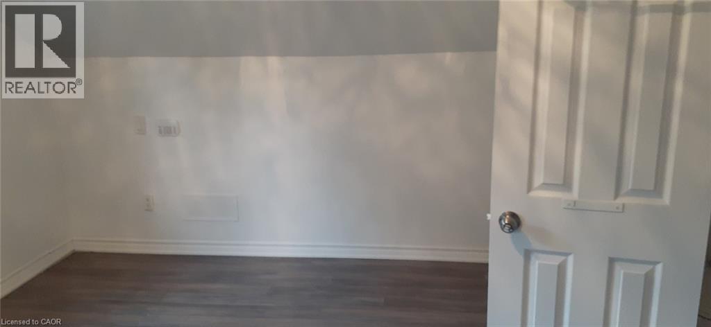 725 Barton Street, Hamilton, Ontario  L8E 5L7 - Photo 4 - 40773355