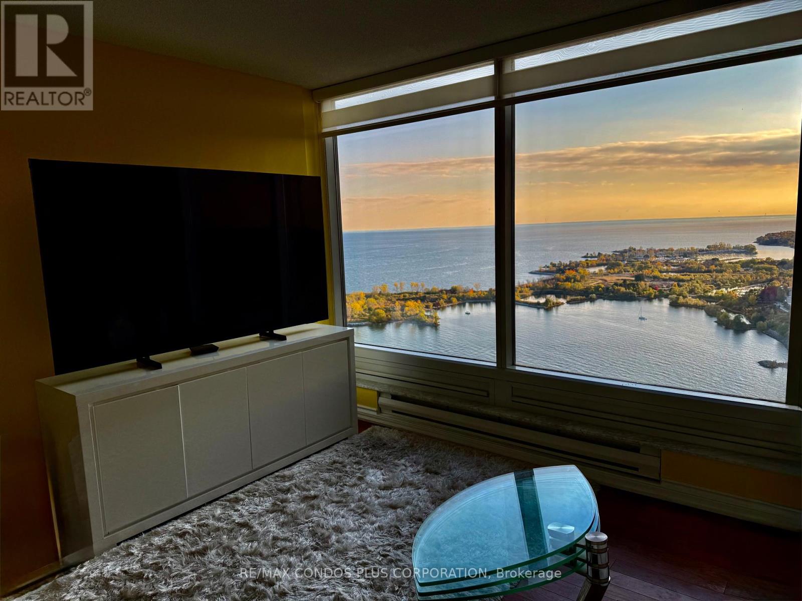 4405 - 1 Palace Pier Court, Toronto, Ontario  M8V 3W9 - Photo 3 - W12501318