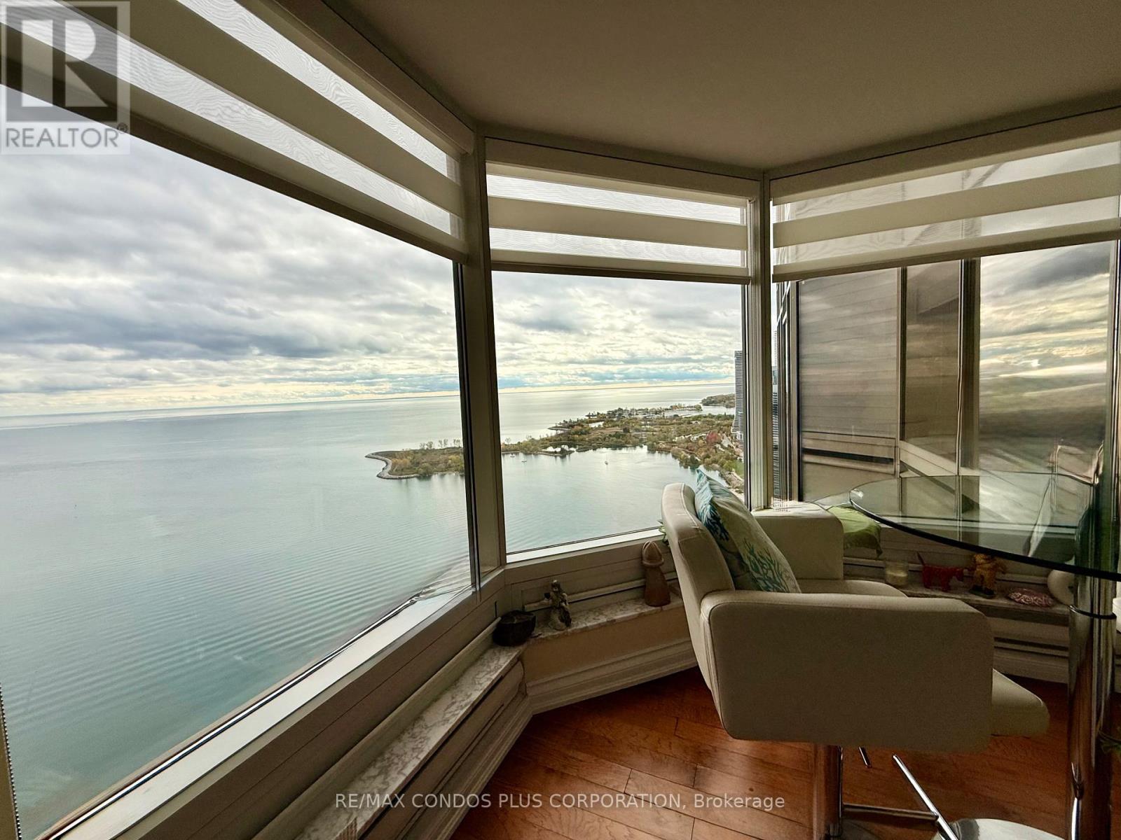 4405 - 1 Palace Pier Court, Toronto, Ontario  M8V 3W9 - Photo 7 - W12501318