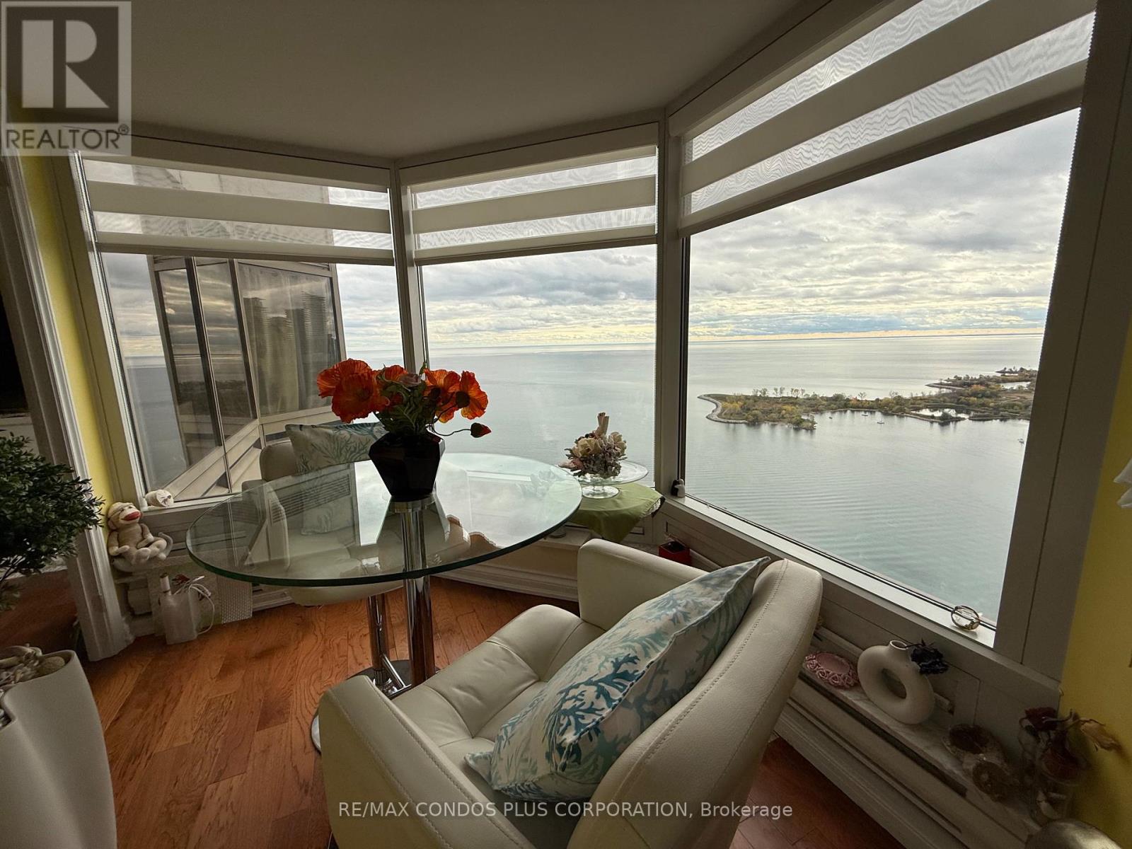 4405 - 1 Palace Pier Court, Toronto, Ontario  M8V 3W9 - Photo 8 - W12501318