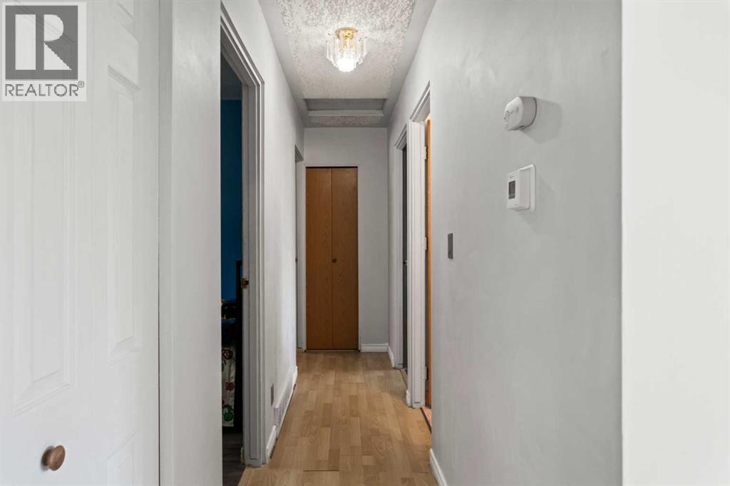 102 Marbrooke Circle Ne, Calgary, Alberta T2A 2W6 - Photo 9 - A2251892