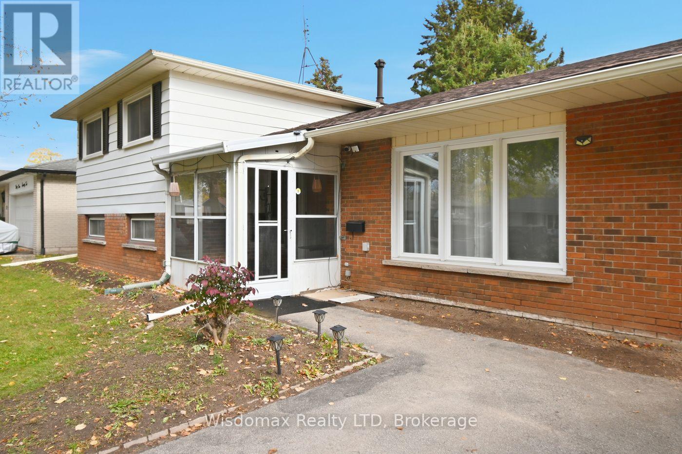 3384 Baker Crescent, Niagara Falls, Ontario  L2J 3L9 - Photo 4 - X12501320