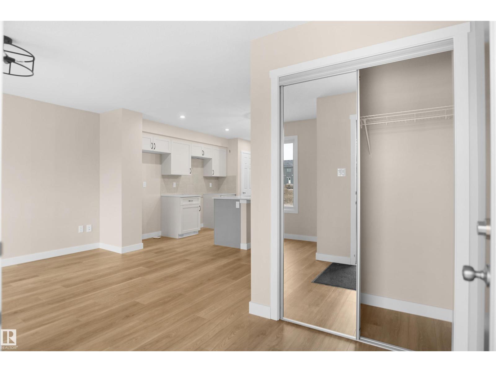 626 176 Av Ne, Edmonton, Alberta  T5Y 4G1 - Photo 4 - E4447711