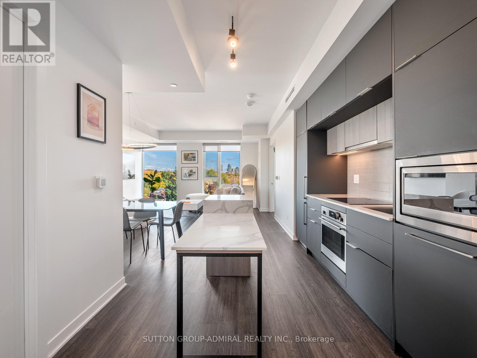 802 - 185 Alberta Avenue, Toronto, Ontario  M6C 0A5 - Photo 2 - C12501348