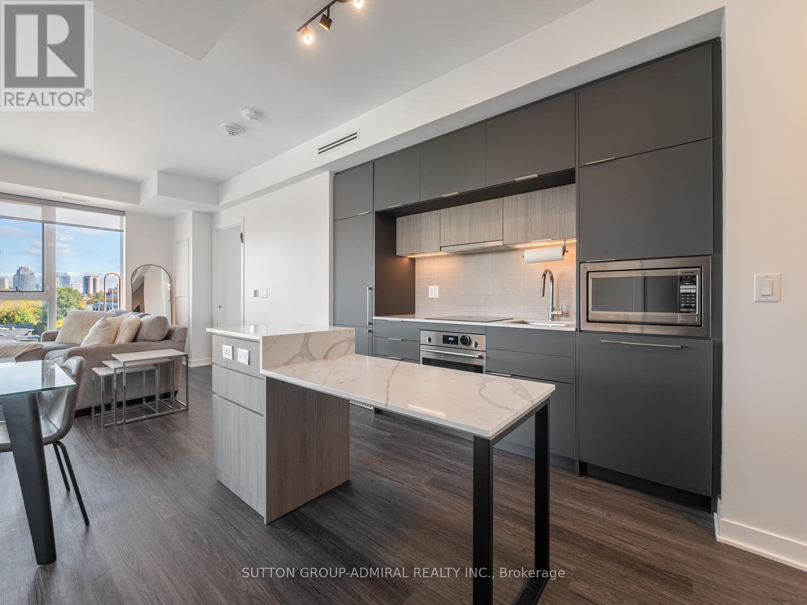 802 - 185 Alberta Avenue, Toronto, Ontario  M6C 0A5 - Photo 4 - C12501348