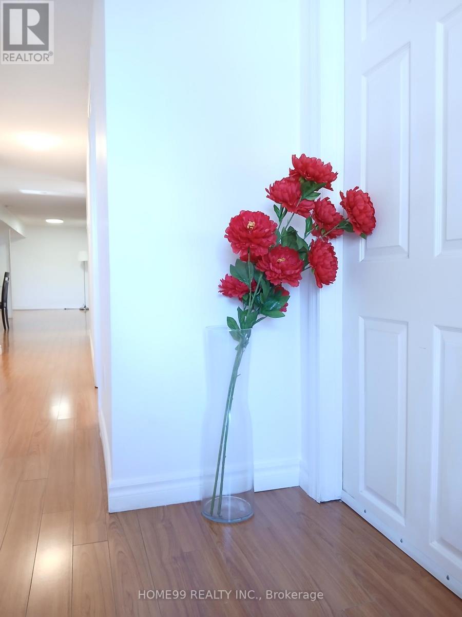 Lower - 137 Pineway Boulevard, Toronto, Ontario  M2H 1A9 - Photo 9 - C12501366