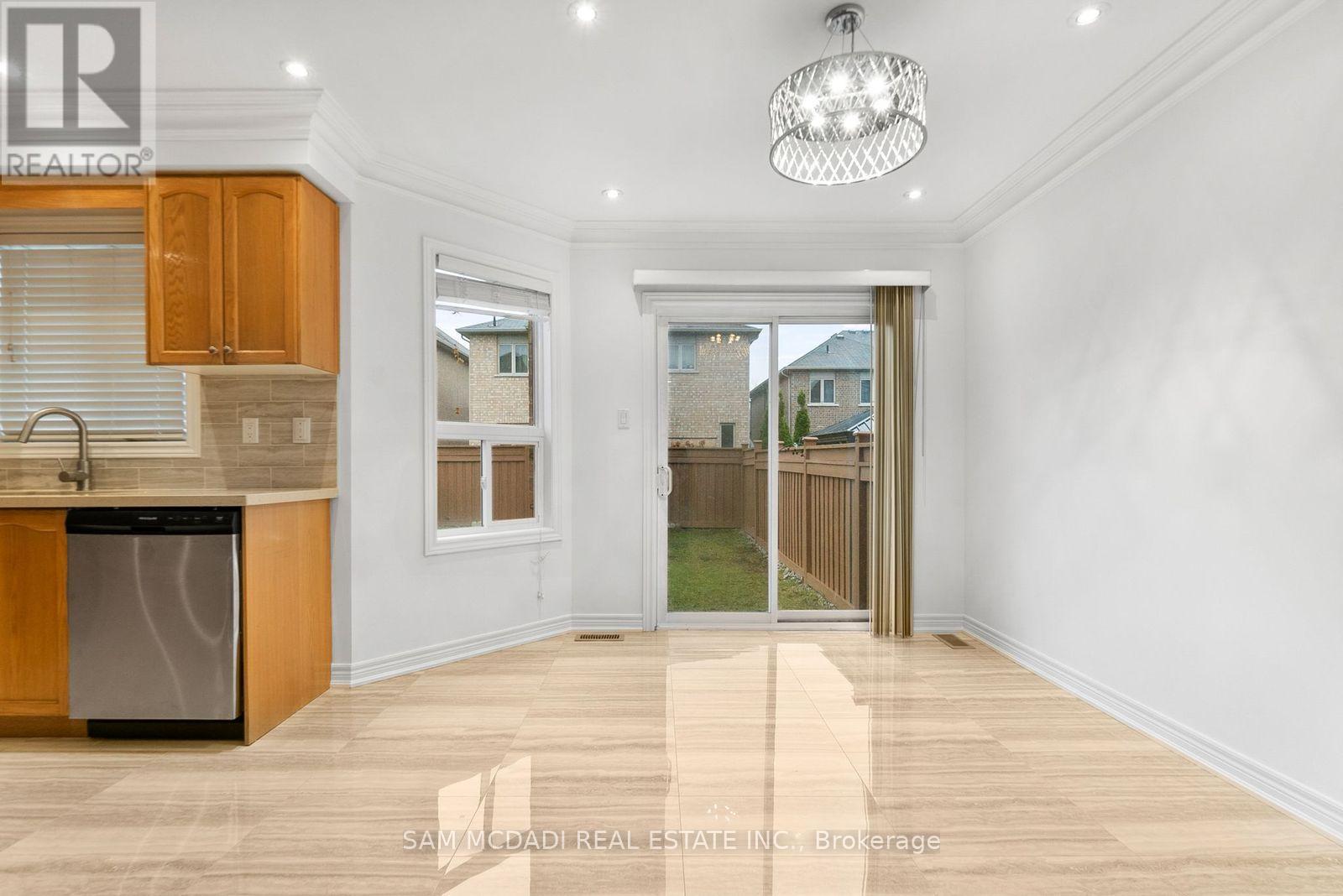 23 Manordale Crescent, Vaughan, Ontario  L4H 0T6 - Photo 10 - N12501340