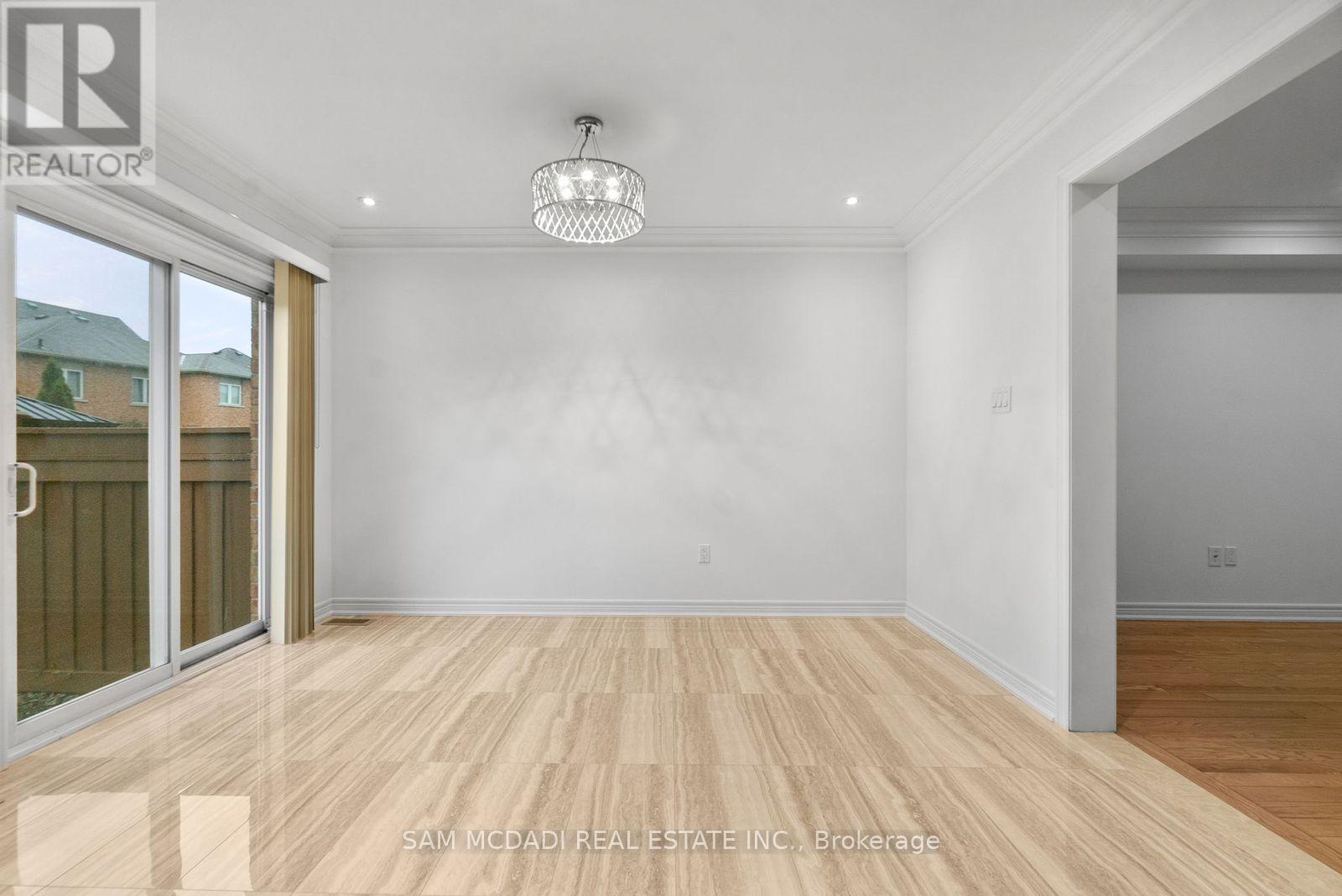 23 Manordale Crescent, Vaughan, Ontario  L4H 0T6 - Photo 7 - N12501340