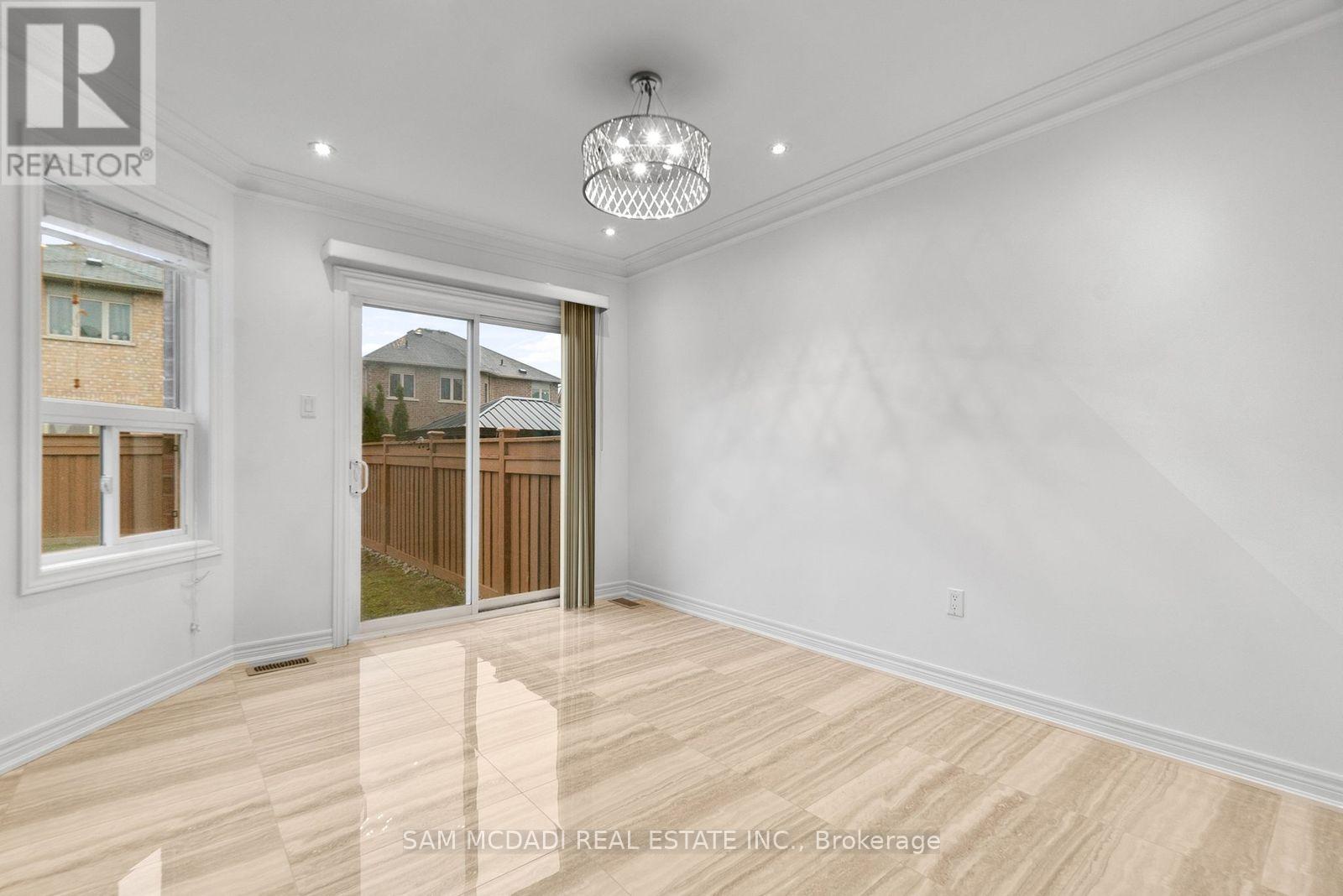 23 Manordale Crescent, Vaughan, Ontario  L4H 0T6 - Photo 8 - N12501340