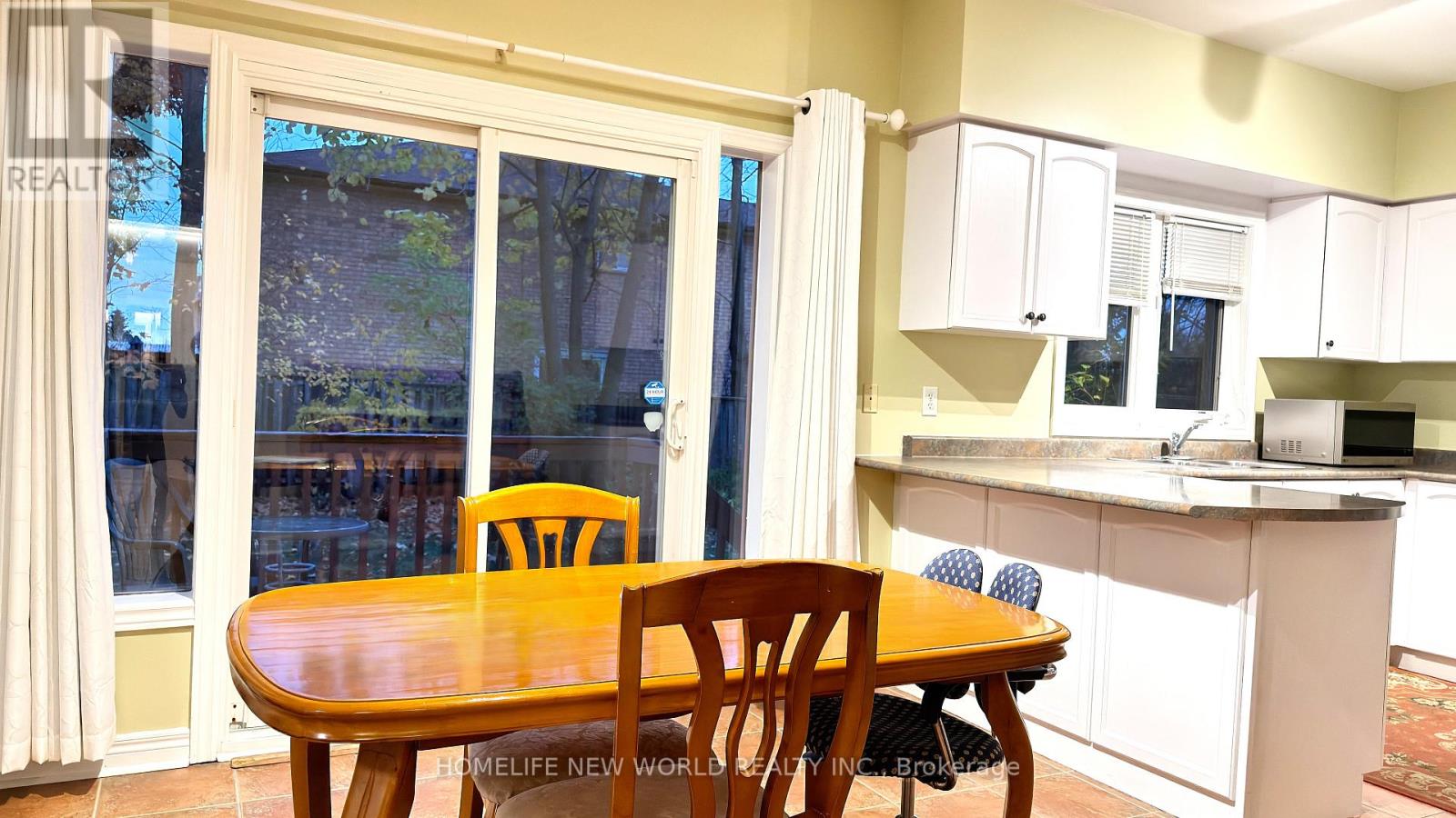 88 Gracedale Drive, Richmond Hill, Ontario  L4C 0S8 - Photo 12 - N12501354