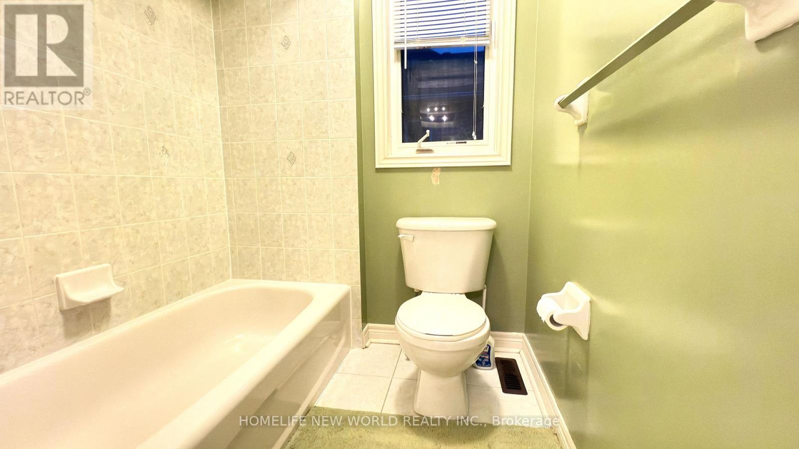 88 Gracedale Drive, Richmond Hill, Ontario  L4C 0S8 - Photo 19 - N12501354