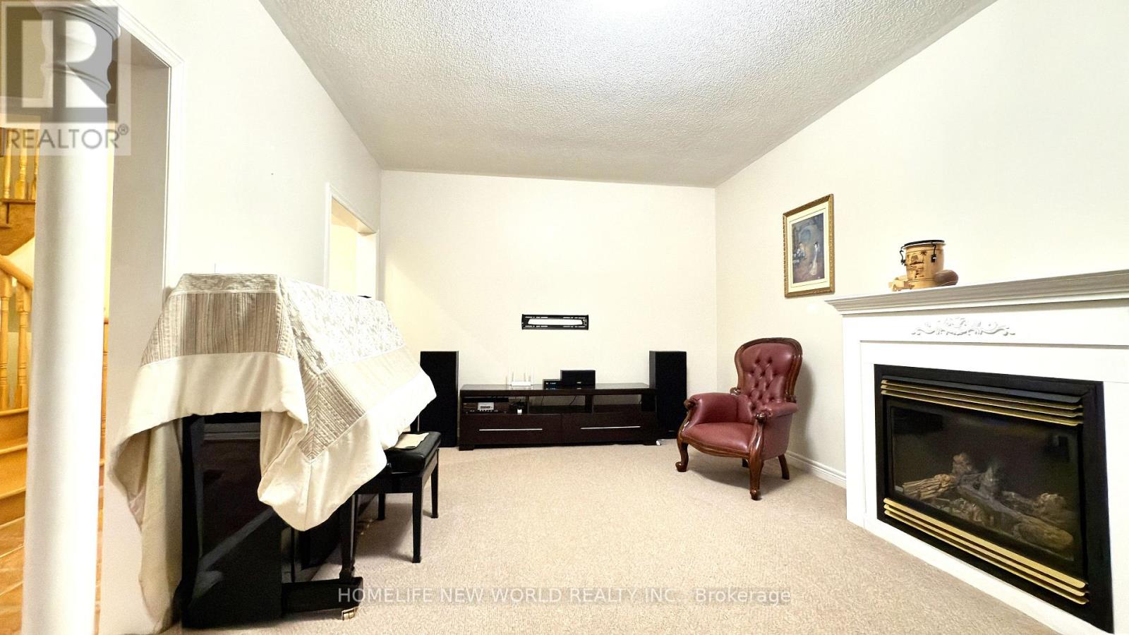 88 Gracedale Drive, Richmond Hill, Ontario  L4C 0S8 - Photo 9 - N12501354