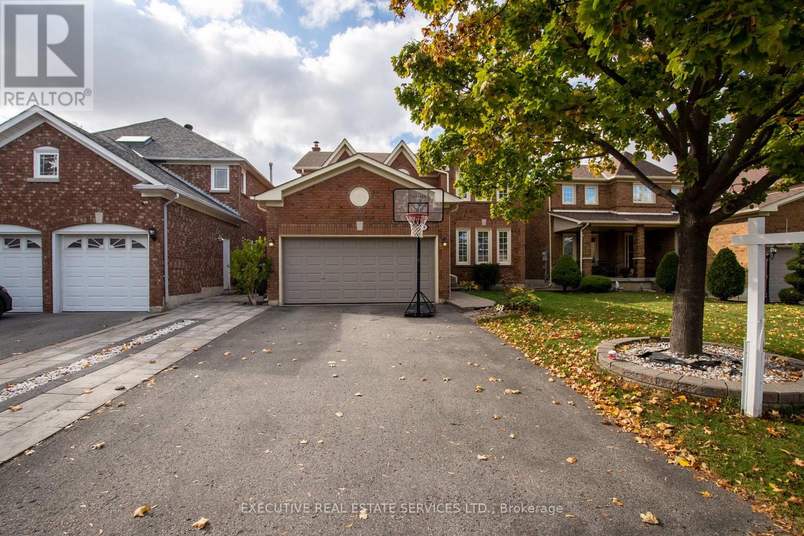 48 Eagleridge Drive, Brampton, Ontario  L6R 1E9 - Photo 12 - W12501322