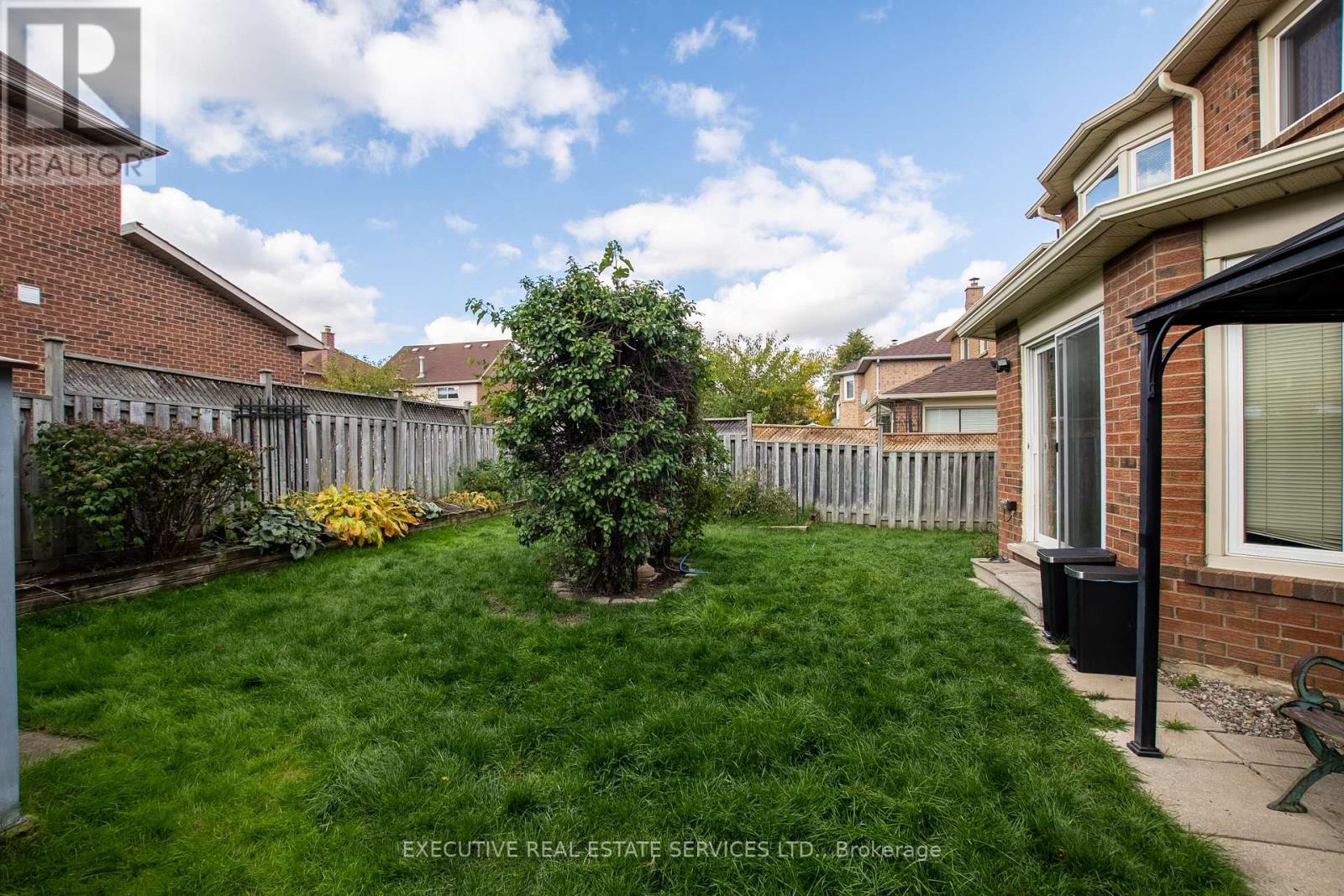 48 Eagleridge Drive, Brampton, Ontario  L6R 1E9 - Photo 15 - W12501322