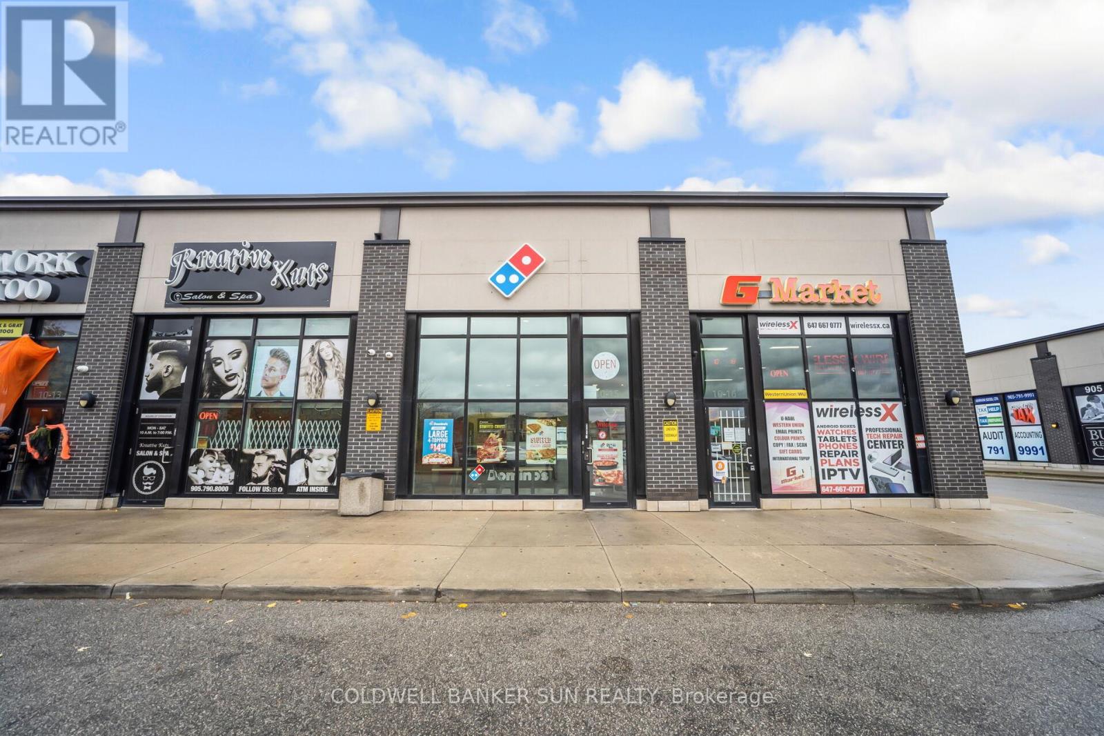 15 - 10 Dewside Drive, Brampton, Ontario  L6R 0X7 - Photo 3 - W12501324