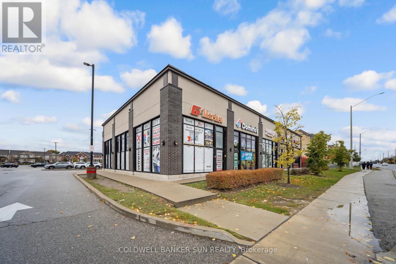 15 - 10 Dewside Drive, Brampton, Ontario  L6R 0X7 - Photo 4 - W12501324