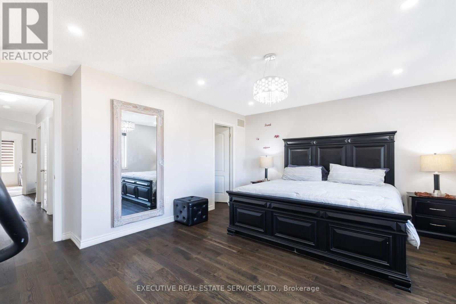 37 Ross Drive, Brampton, Ontario  L6R 3S7 - Photo 21 - W12501326