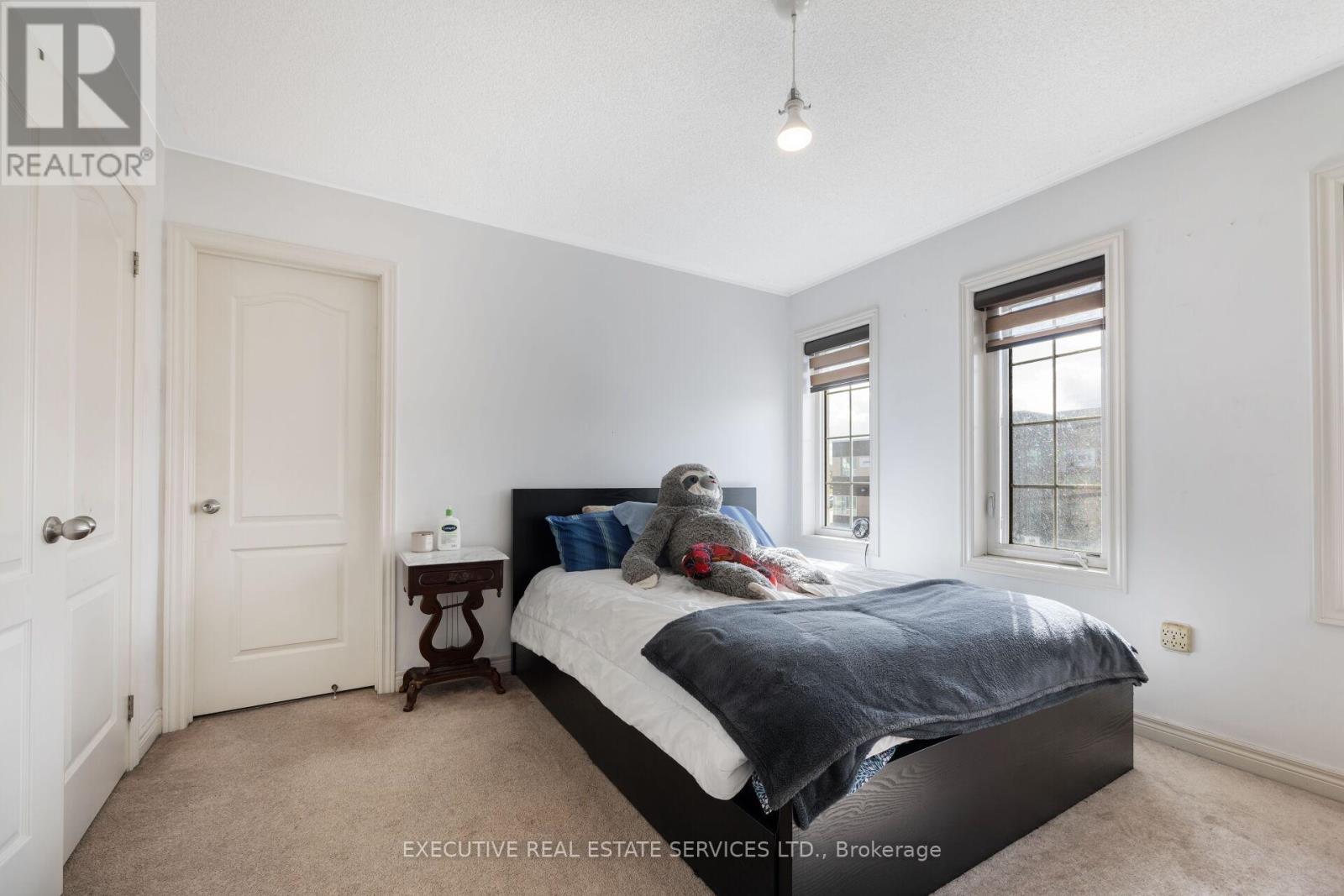 37 Ross Drive, Brampton, Ontario  L6R 3S7 - Photo 24 - W12501326