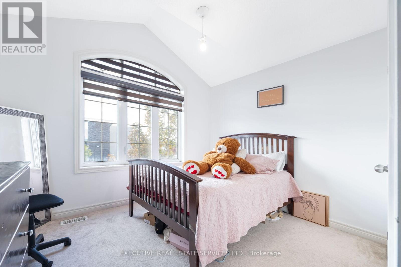 37 Ross Drive, Brampton, Ontario  L6R 3S7 - Photo 26 - W12501326