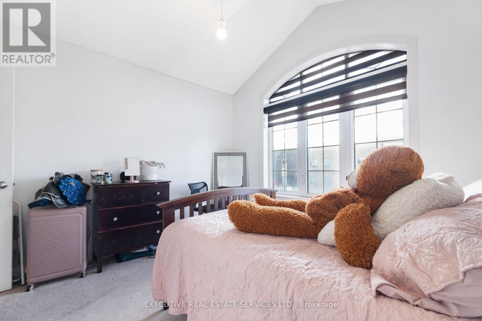 37 Ross Drive, Brampton, Ontario  L6R 3S7 - Photo 27 - W12501326