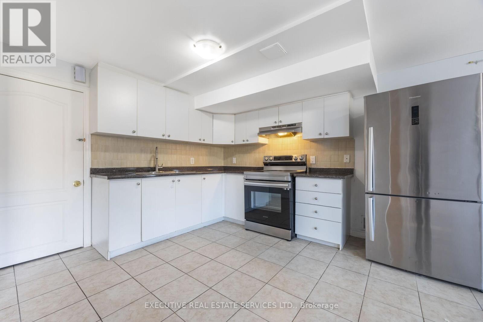 37 Ross Drive, Brampton, Ontario  L6R 3S7 - Photo 35 - W12501326