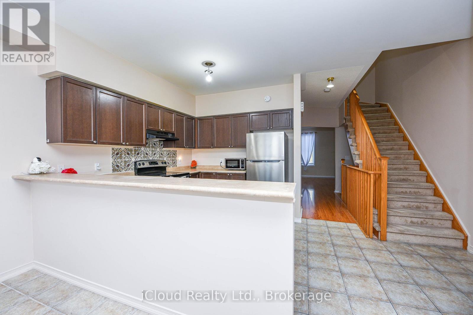 103 Cedar Lake Crescent, Brampton, Ontario  L6Y 0R1 - Photo 11 - W12501358