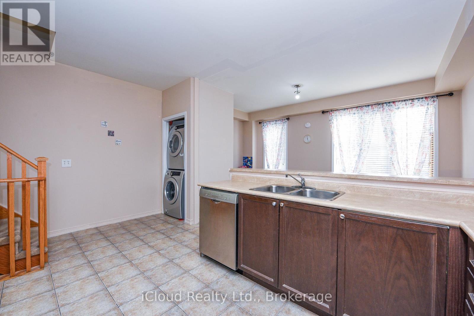 103 Cedar Lake Crescent, Brampton, Ontario  L6Y 0R1 - Photo 12 - W12501358