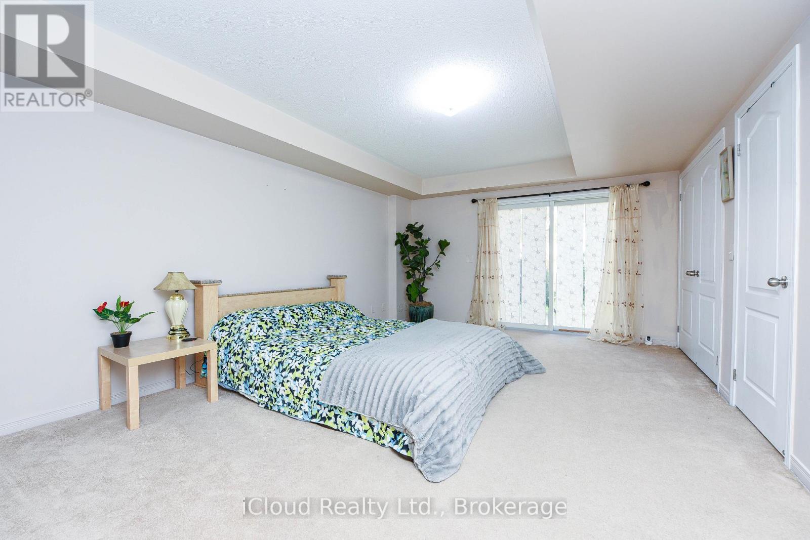 103 Cedar Lake Crescent, Brampton, Ontario  L6Y 0R1 - Photo 3 - W12501358