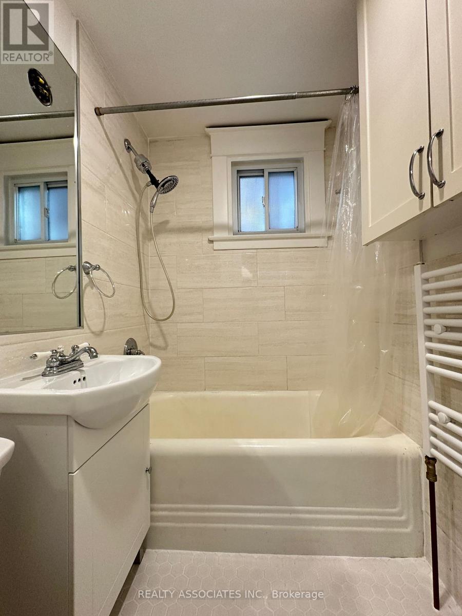 Main - 46 Bartonville Avenue W, Toronto, Ontario  M6M 2B5 - Photo 16 - W12501370