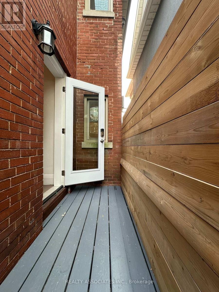 Main - 46 Bartonville Avenue W, Toronto, Ontario  M6M 2B5 - Photo 19 - W12501370