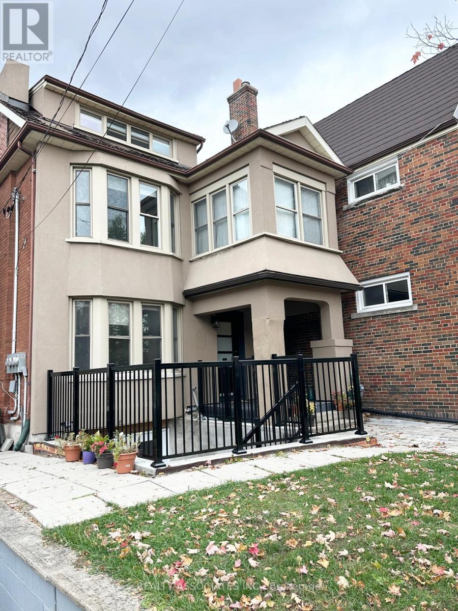 Main - 46 Bartonville Avenue W, Toronto, Ontario  M6M 2B5 - Photo 2 - W12501370