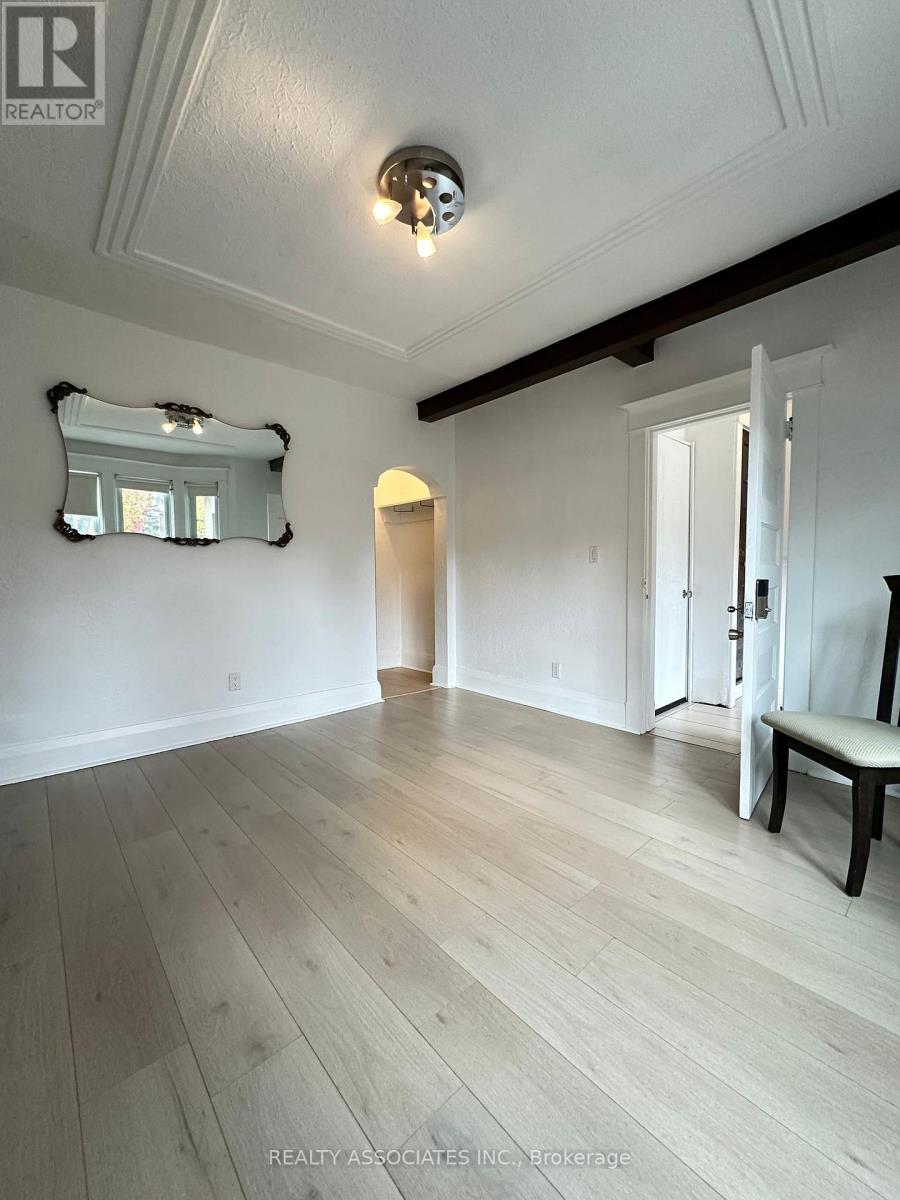 Main - 46 Bartonville Avenue W, Toronto, Ontario  M6M 2B5 - Photo 6 - W12501370