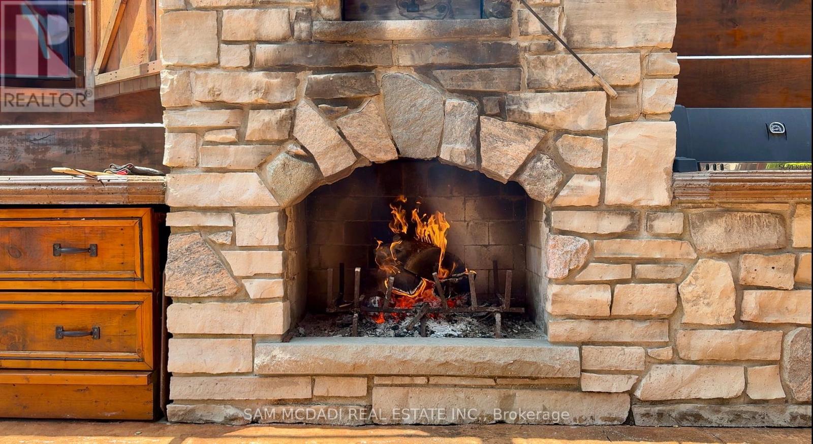 8529 Kinnaird Road, Lambton Shores, Ontario  N0N 1J3 - Photo 11 - X12501352