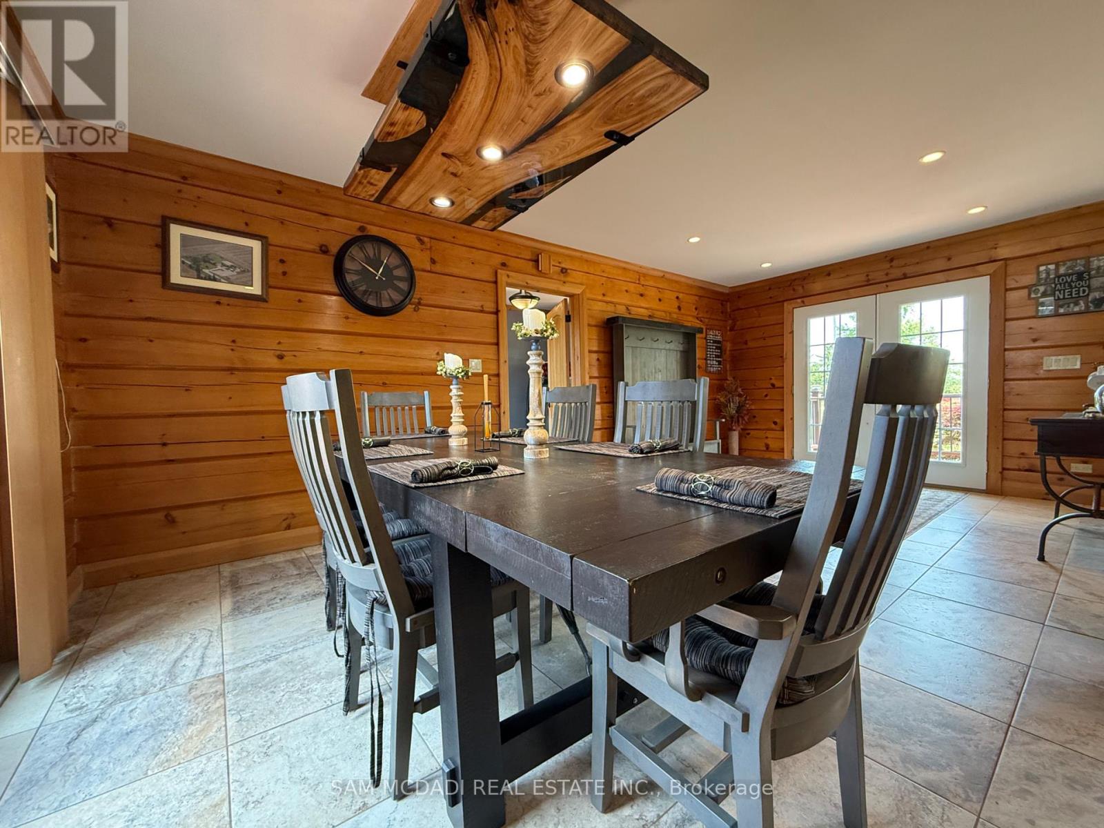 8529 Kinnaird Road, Lambton Shores, Ontario  N0N 1J3 - Photo 17 - X12501352