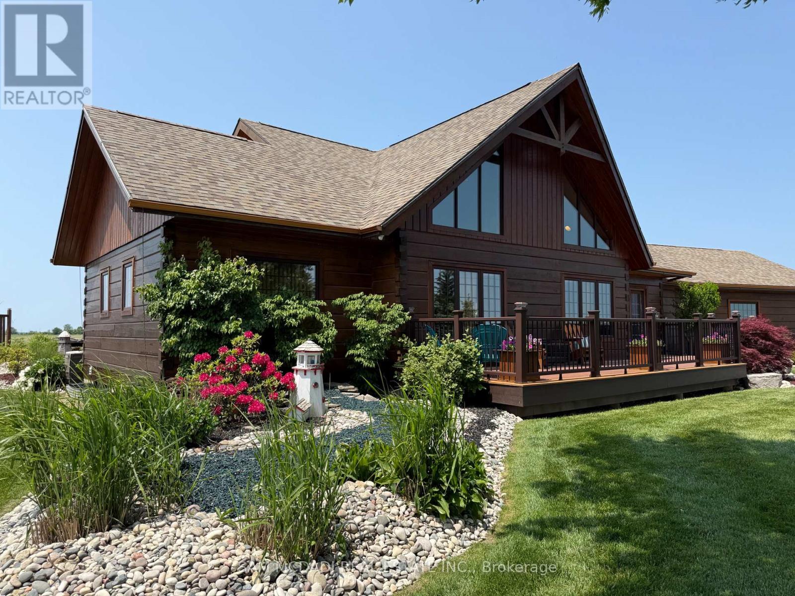 8529 Kinnaird Road, Lambton Shores, Ontario  N0N 1J3 - Photo 2 - X12501352