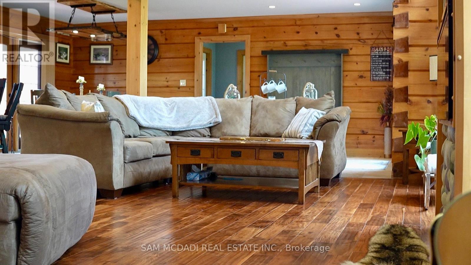 8529 Kinnaird Road, Lambton Shores, Ontario  N0N 1J3 - Photo 21 - X12501352