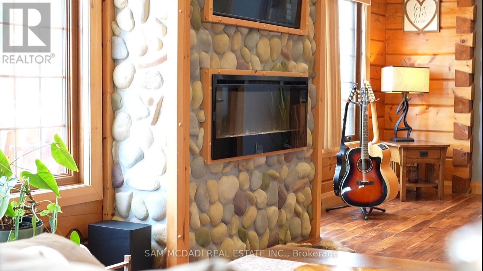 8529 Kinnaird Road, Lambton Shores, Ontario  N0N 1J3 - Photo 22 - X12501352