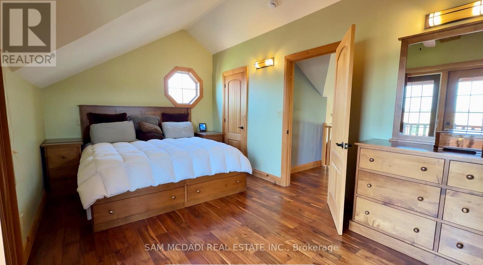 8529 Kinnaird Road, Lambton Shores, Ontario  N0N 1J3 - Photo 28 - X12501352