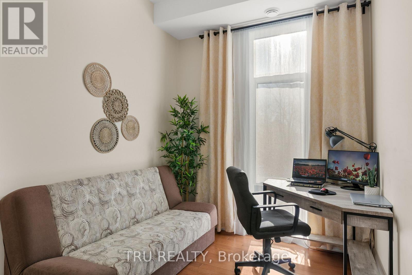 201 - 120 Cortile Private S, Ottawa, Ontario  K1V 2S8 - Photo 10 - X12494616