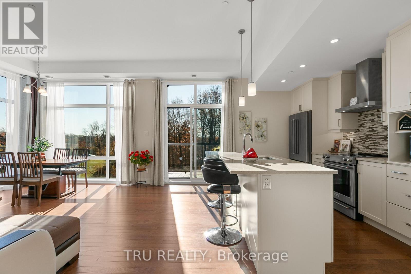 201 - 120 Cortile Private S, Ottawa, Ontario  K1V 2S8 - Photo 17 - X12494616