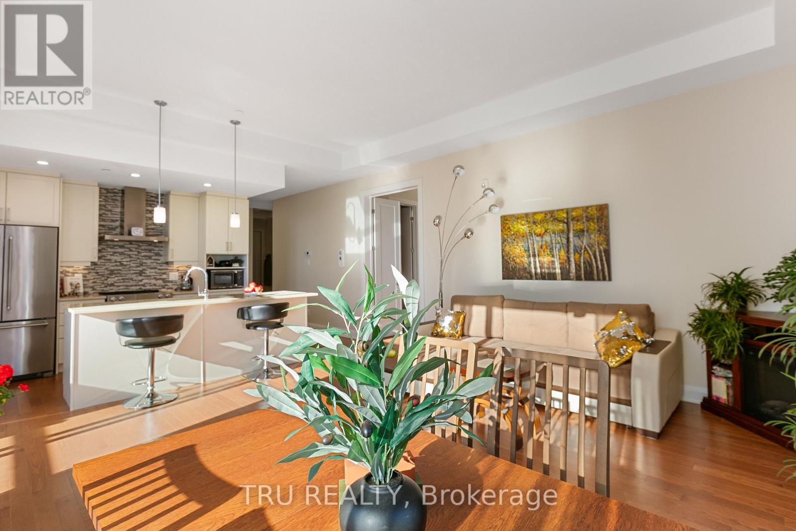 201 - 120 Cortile Private S, Ottawa, Ontario  K1V 2S8 - Photo 18 - X12494616