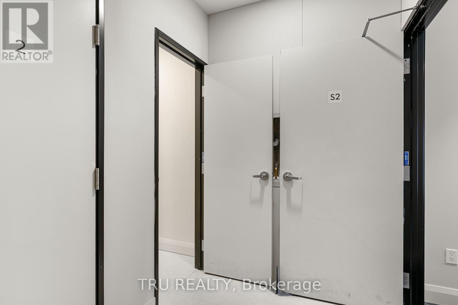 201 - 120 Cortile Private S, Ottawa, Ontario  K1V 2S8 - Photo 48 - X12494616