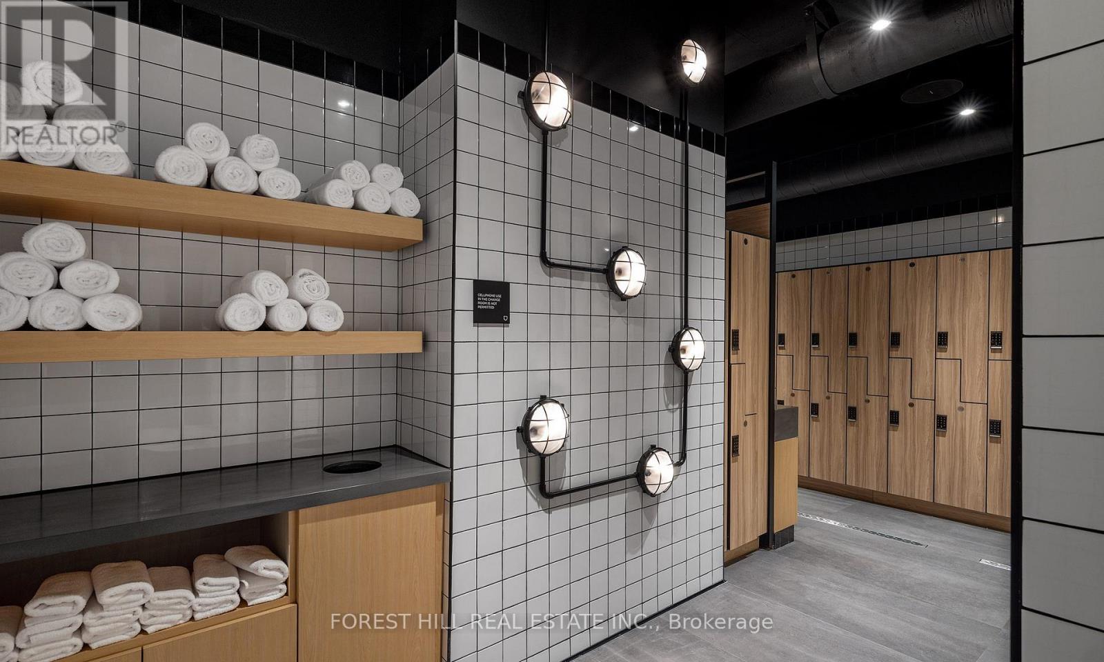 1910 - 138 Downes Street, Toronto, Ontario  M5E 0E4 - Photo 17 - C12501376