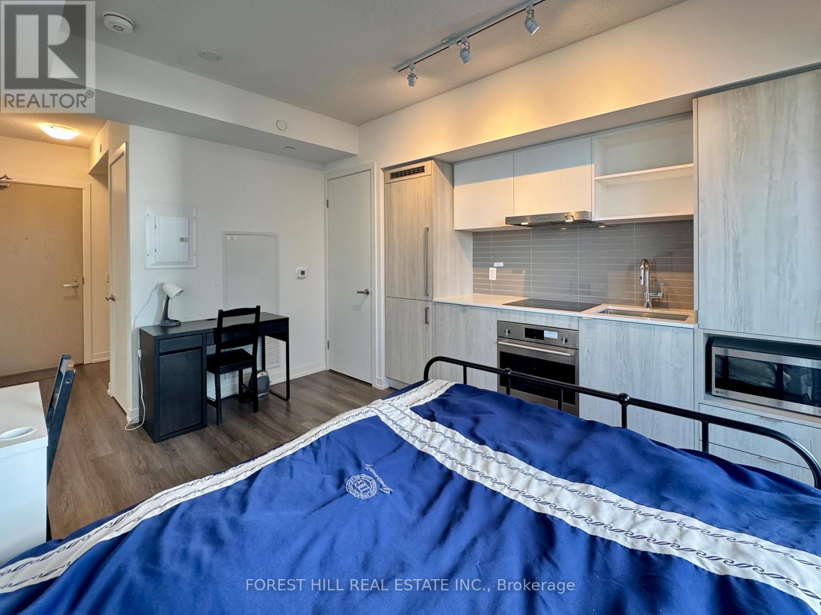 1910 - 138 Downes Street, Toronto, Ontario  M5E 0E4 - Photo 5 - C12501376