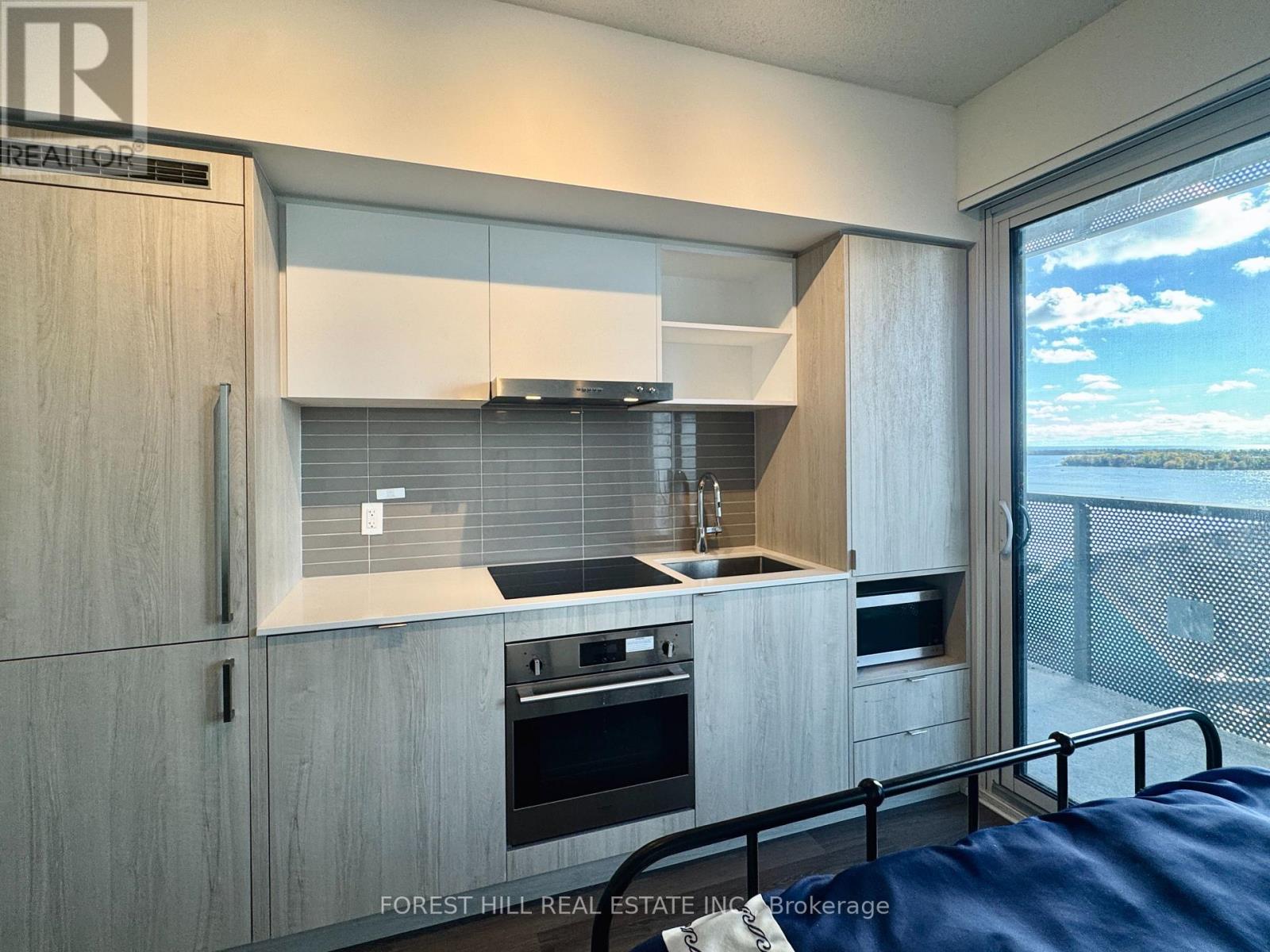 1910 - 138 Downes Street, Toronto, Ontario  M5E 0E4 - Photo 7 - C12501376