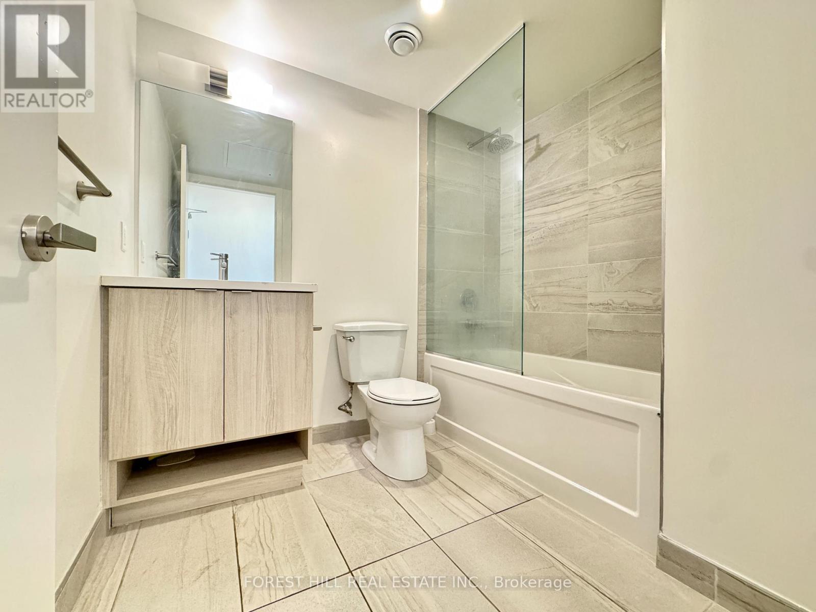 1910 - 138 Downes Street, Toronto, Ontario  M5E 0E4 - Photo 9 - C12501376