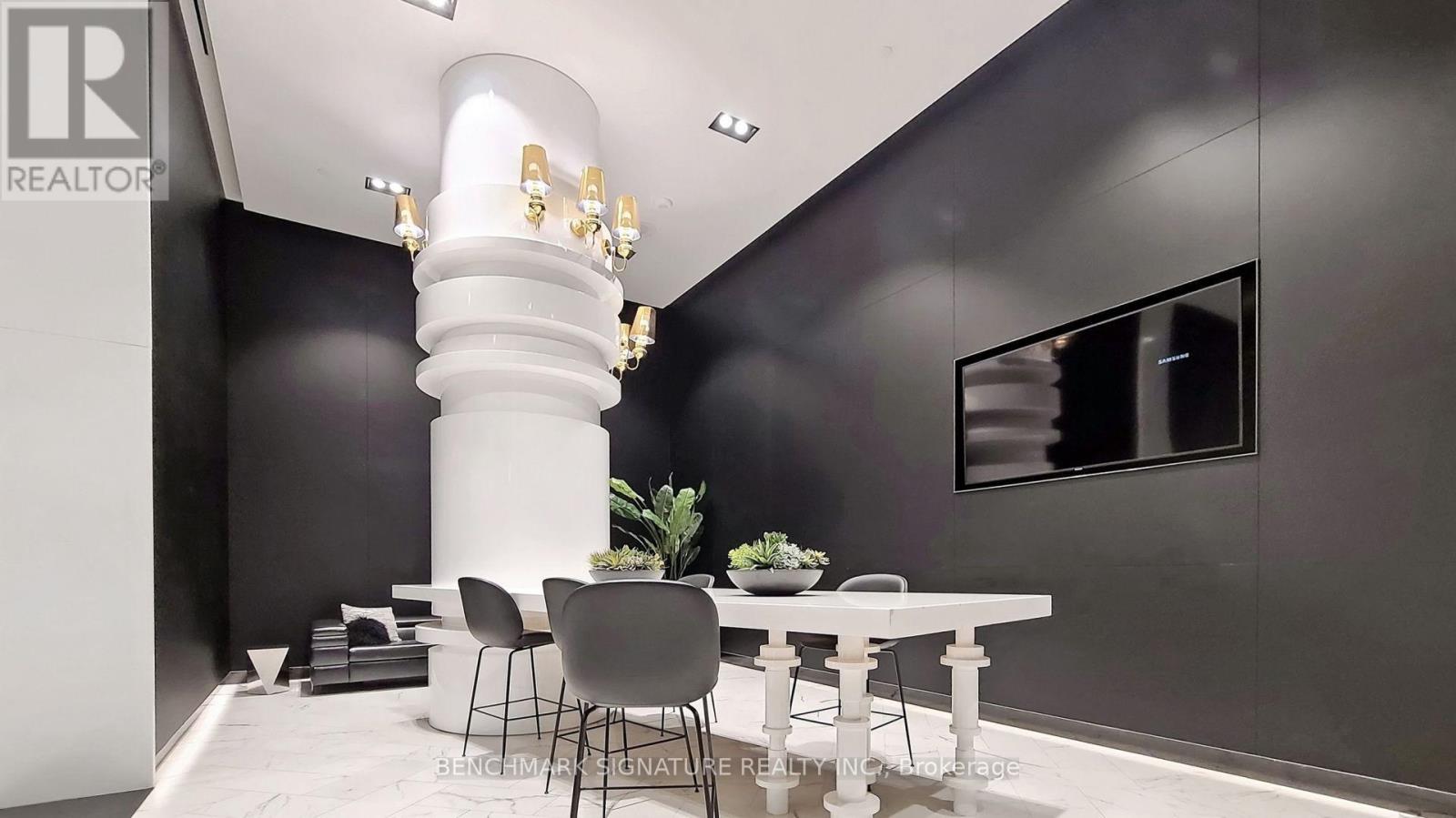 902 - 87 PETER STREET, Toronto, Ontario