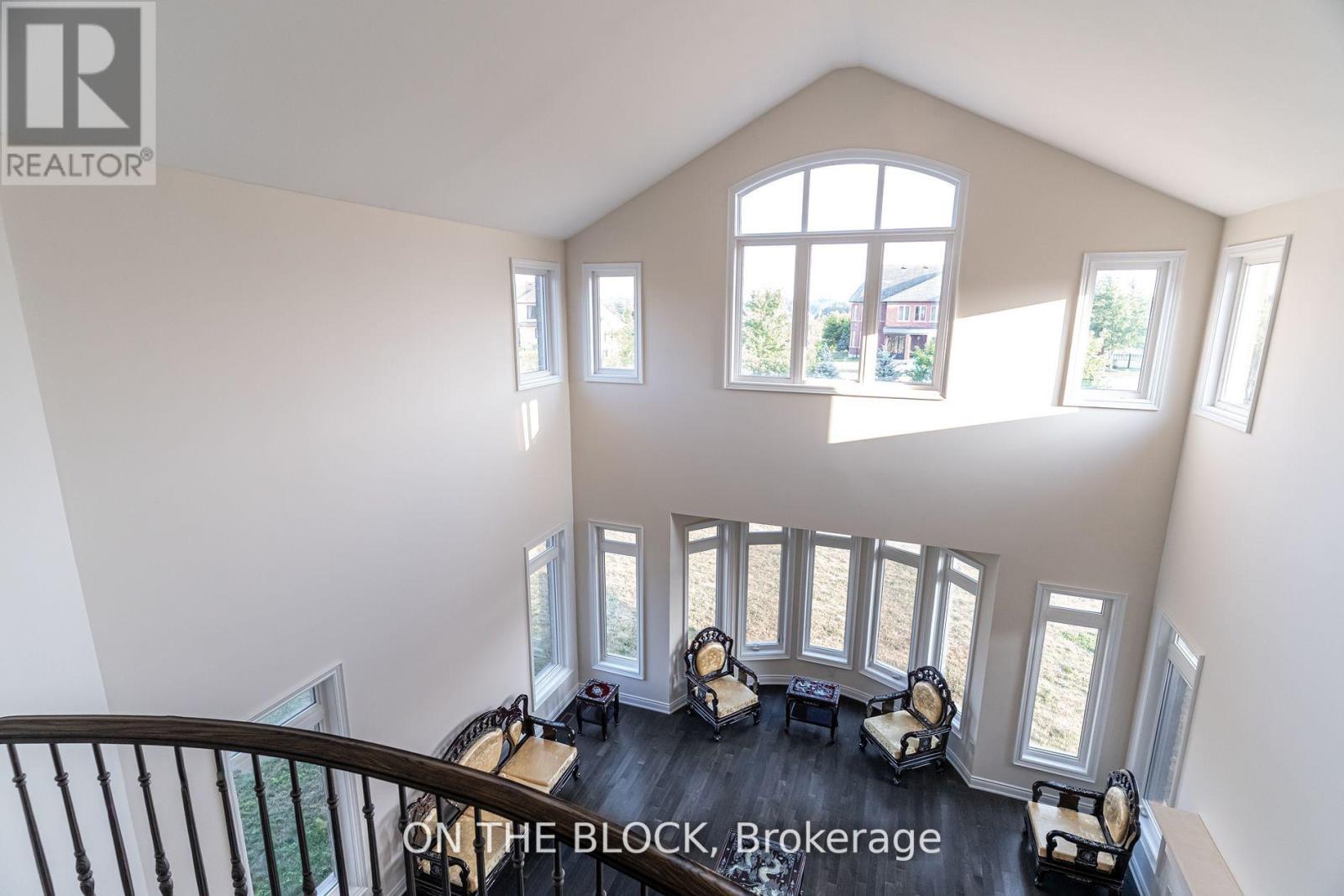 24 Whitewood Drive, Whitchurch-Stouffville, Ontario  L4A 1R9 - Photo 14 - N12501388